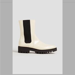 NEW Theory Cream Chelsea Boots with Black Elastic Panels and Thick Rubber Soles